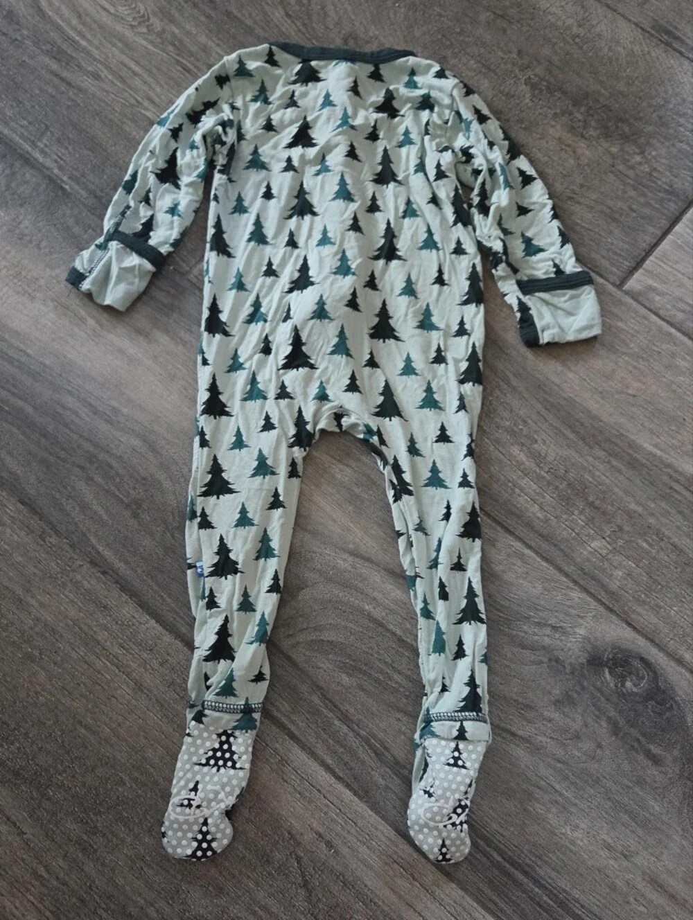 Kickee Pants EUC 6-9 Months Evergreen Tree and Holiday Kitty Footie Rompers